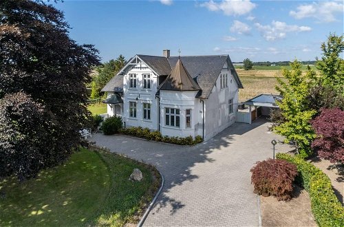 Photo 1 - Captivating 4-bed Villa in Idestrup