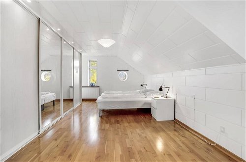 Foto 26 - Captivating 4-bed Villa in Idestrup