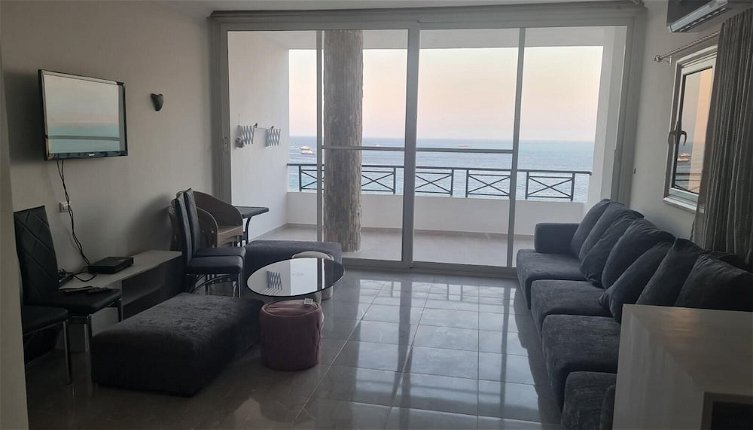 Photo 1 - Beautiful 3-bed Apartment in Hurghada