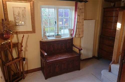 Photo 12 - Charming 17th Century 2-bed Cottage in Medmenham