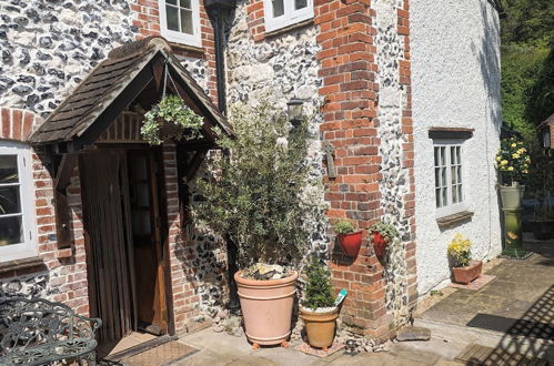 Photo 24 - Charming 17th Century 2-bed Cottage in Medmenham