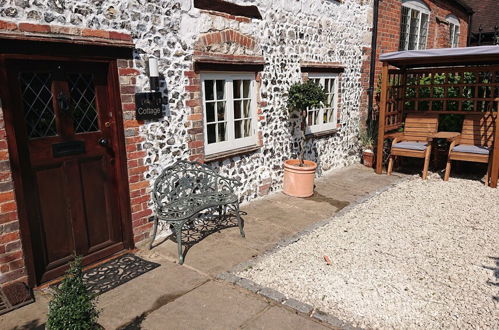 Photo 18 - Charming 17th Century 2-bed Cottage in Medmenham