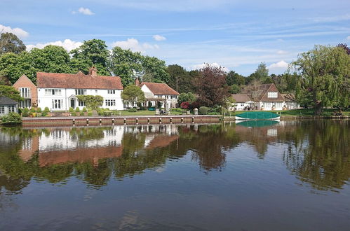 Photo 34 - Charming 17th Century 2-bed Cottage in Medmenham