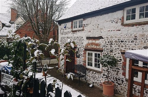Foto 27 - Charming 17th Century 2-bed Cottage in Medmenham