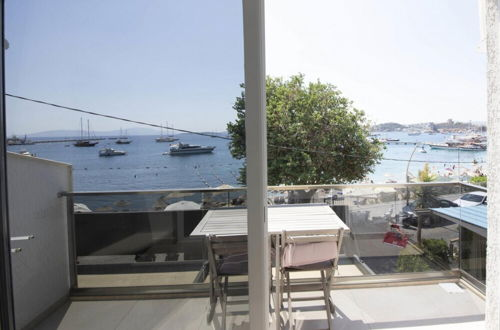 Foto 2 - Seafront Flat With Breathtaking Sea View in Bodrum