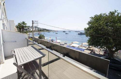 Foto 13 - Seafront Flat With Breathtaking Sea View in Bodrum