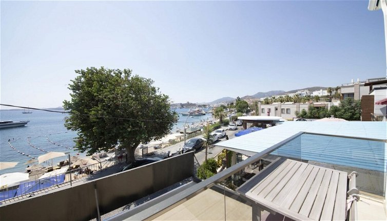 Foto 1 - Seafront Flat With Breathtaking Sea View in Bodrum