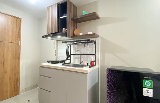 Modern Look Studio Room at LRT City Jatibening Apartment - Foto 9