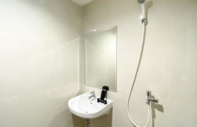 Modern Look Studio Room at LRT City Jatibening Apartment - Foto 13
