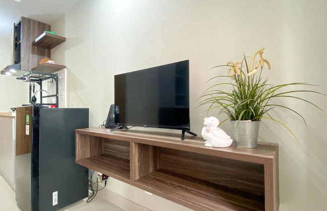 Modern Look Studio Room at LRT City Jatibening Apartment - Foto 7