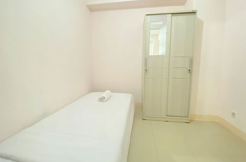 Foto 3 - Good Deal And Minimalist 2Br At Bassura City Apartment