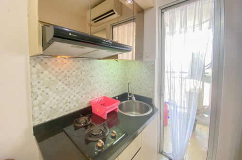 Foto 9 - Good Deal And Minimalist 2Br At Bassura City Apartment