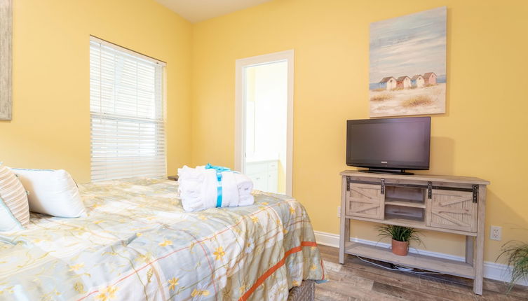 Foto 1 - Across Street From Beach - Close to Pier Park - Sleeps 6