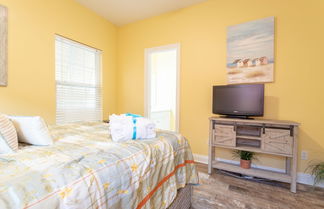 Foto 1 - Across Street From Beach - Close to Pier Park - Sleeps 6