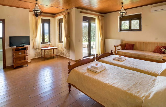 Villa in Tavronitis With Pool & Stunning Views - Foto 8