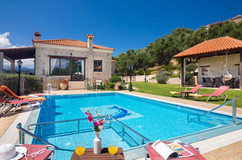 Foto 41 - Attractive Villa in Tavronitis With Private Pool