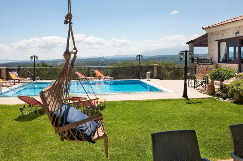 Foto 26 - Attractive Villa in Tavronitis With Private Pool