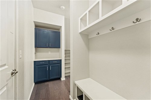 Photo 24 - First Class Stylish Townhome Near Old Town