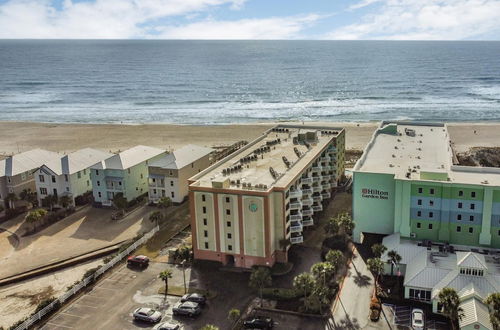 Foto 47 - Beachfront Condo With Indoor and Outdoor Pool