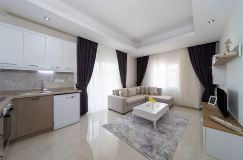 Photo 2 - Modern Flat With Shared Closed Pool in Alanya