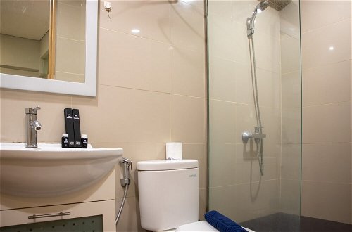 Photo 17 - Comfort 2Br Loft Apartment At Maqna Residence