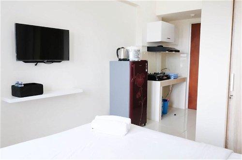 Foto 5 - Best Choice And Cozy Stay Studio At Puncak Kertajaya Apartment