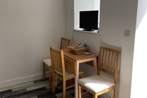 Photo 17 - Impeccable 1-bed Apartment in Chesterfield