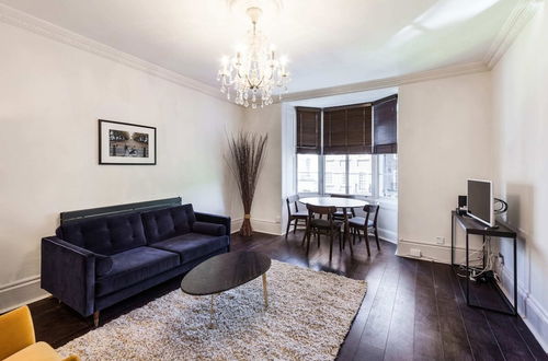 Photo 19 - Elegant, Airy 2 Bedroom Flat in Paddington