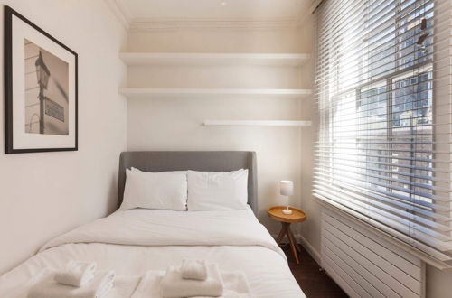 Foto 10 - Elegant, Airy 2 Bedroom Flat in Paddington