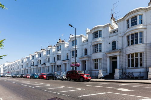 Foto 24 - Elegant, Airy 2 Bedroom Flat in Paddington