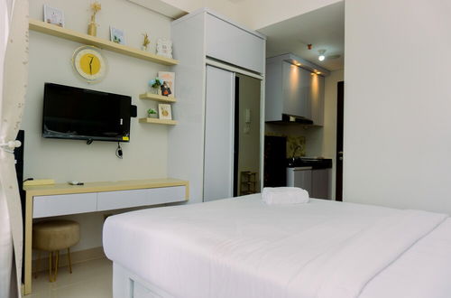 Photo 2 - Restful And Comfortable Studio Transpark Bintaro Apartment