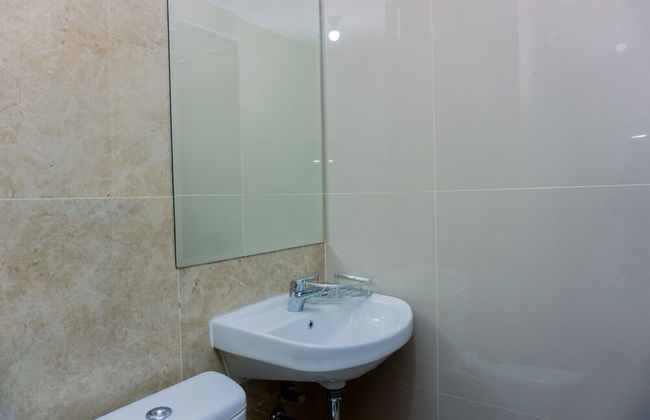 Restful And Comfortable Studio Transpark Bintaro Apartment - Photo 10