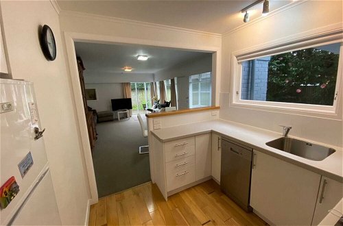 Photo 4 - Lovely 2 Bedroom Apartment in Quiet Parnell