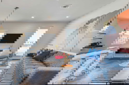 Photo 42 - The Carter by AvantStay – Spacious Stay Near Downtown