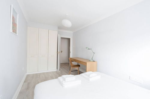 Photo 4 - Stylish 2 Bedroom Flat in Dublin