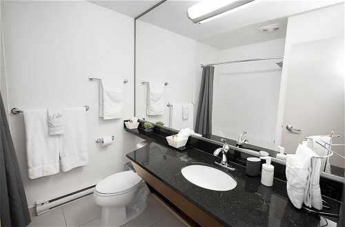 Photo 2 - Luxurious One-bedroom With in Suite Laundry and Parking