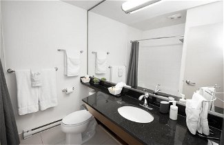 Foto 2 - Luxurious One-bedroom With in Suite Laundry and Parking