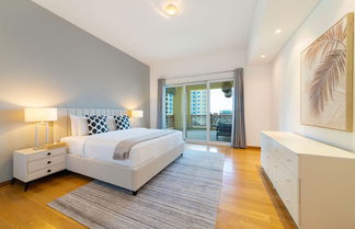 Photo 2 - Maison Privee - Exclusive Apt with Seafront Views over Palm Jumeirah