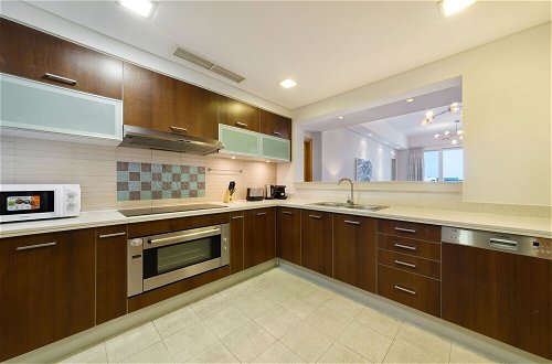 Photo 13 - Maison Privee - Exclusive Apt with Seafront Views over Palm Jumeirah