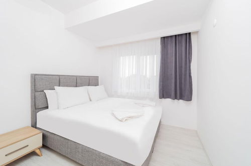 Photo 3 - Modern and Comfortable Apartment in Muratpasa