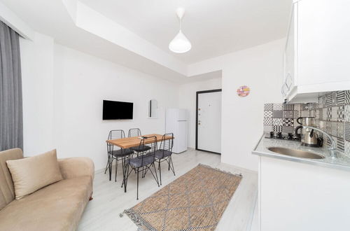 Photo 5 - Modern and Comfortable Apartment in Muratpasa