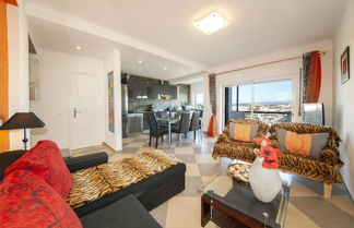 Photo 2 - B17 - The Stunning Seaview Apartment