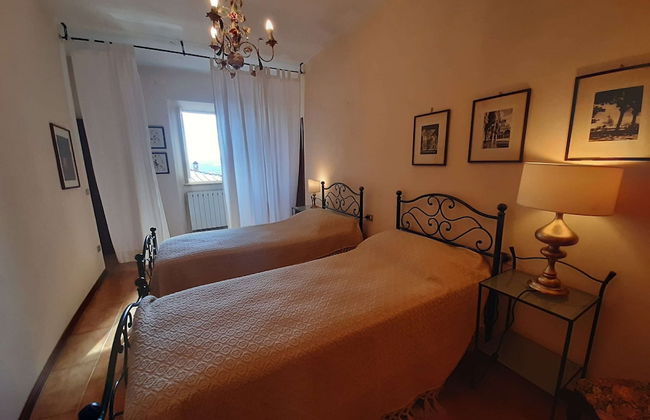 Cozy 2-bedroom Apartment - Photo 4