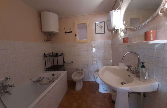 Cozy 2-bedroom Apartment - Photo 15