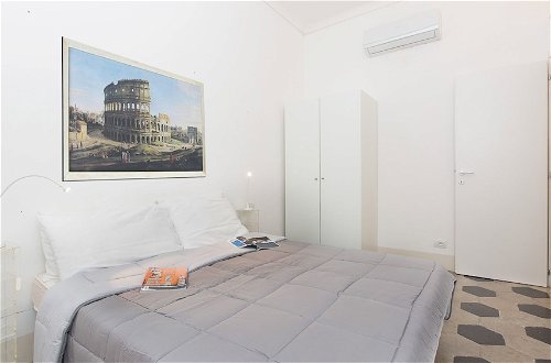 Photo 3 - Rental In Rome Arenula Apartment