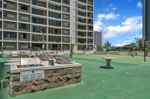 Foto 35 - Gorgeous High Rise Waikiki Condo with Ocean and Diamond Head Views by Koko Resort Vacation Rentals