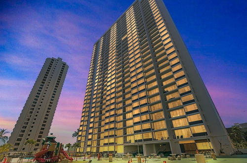 Foto 38 - Gorgeous High Rise Waikiki Condo with Ocean and Diamond Head Views by Koko Resort Vacation Rentals