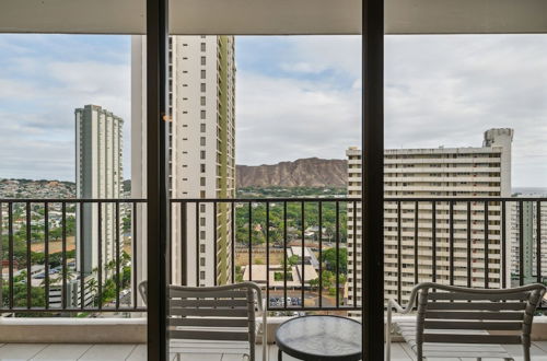 Foto 30 - Gorgeous High Rise Waikiki Condo with Ocean and Diamond Head Views by Koko Resort Vacation Rentals