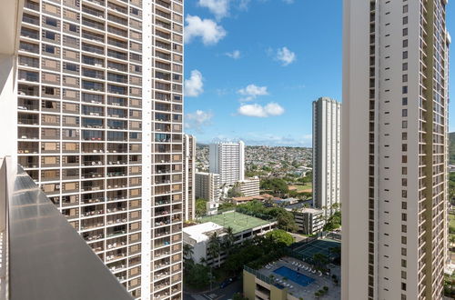 Foto 42 - Gorgeous High Rise Waikiki Condo with Ocean and Diamond Head Views by Koko Resort Vacation Rentals