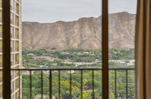 Foto 26 - Gorgeous High Rise Waikiki Condo with Ocean and Diamond Head Views by Koko Resort Vacation Rentals